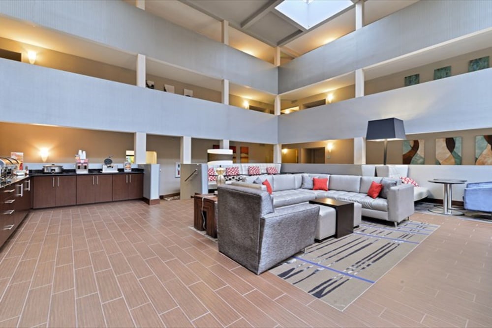 Quality Suites Nashville Airport 35/50