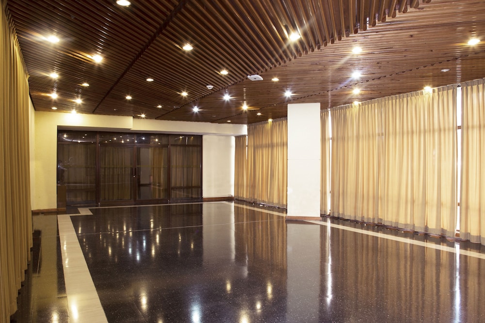 Conquistador Hotel And Conference Center 31/65