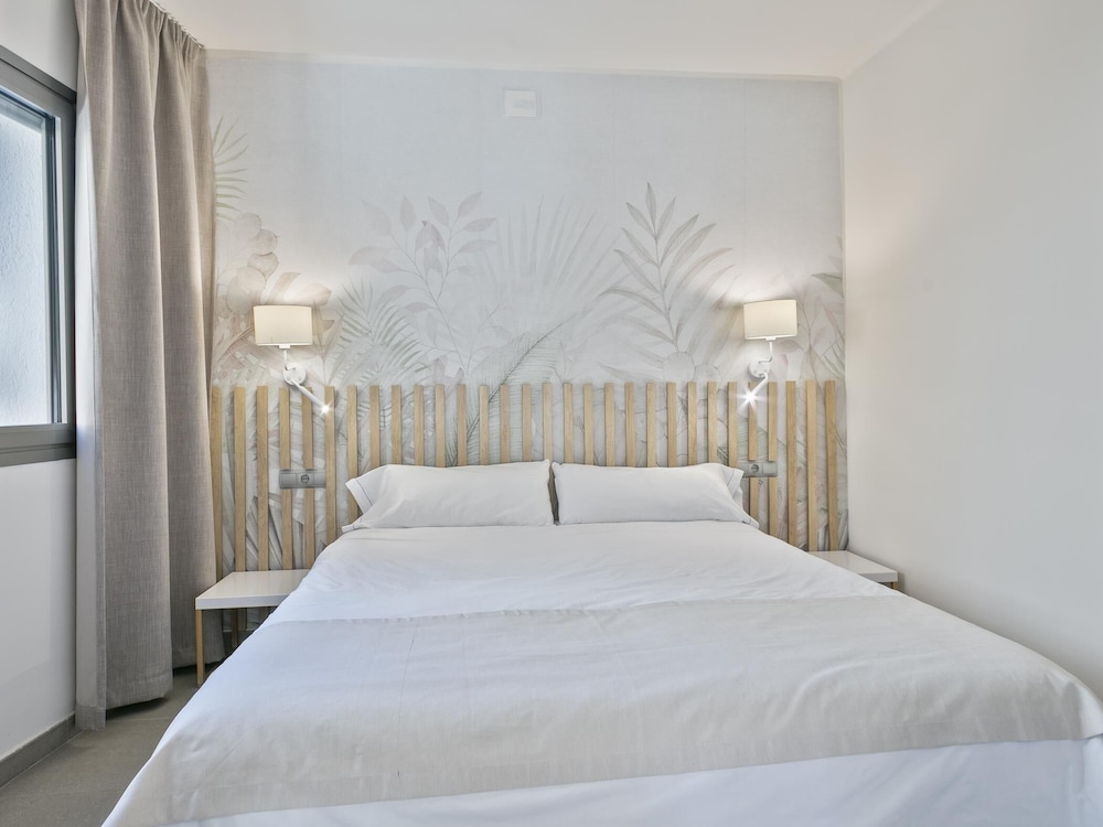 Castellmar Apartments 9/57