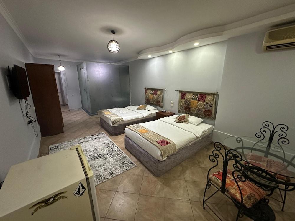 Arabesque Hotel 15/40