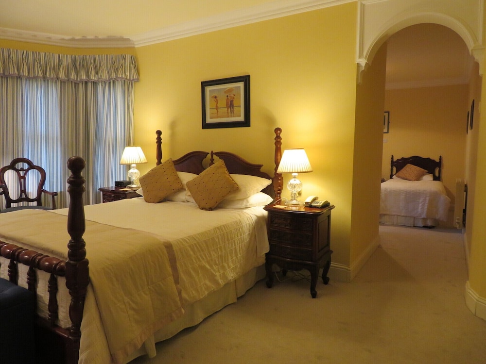 Brook Manor Lodge 5/32