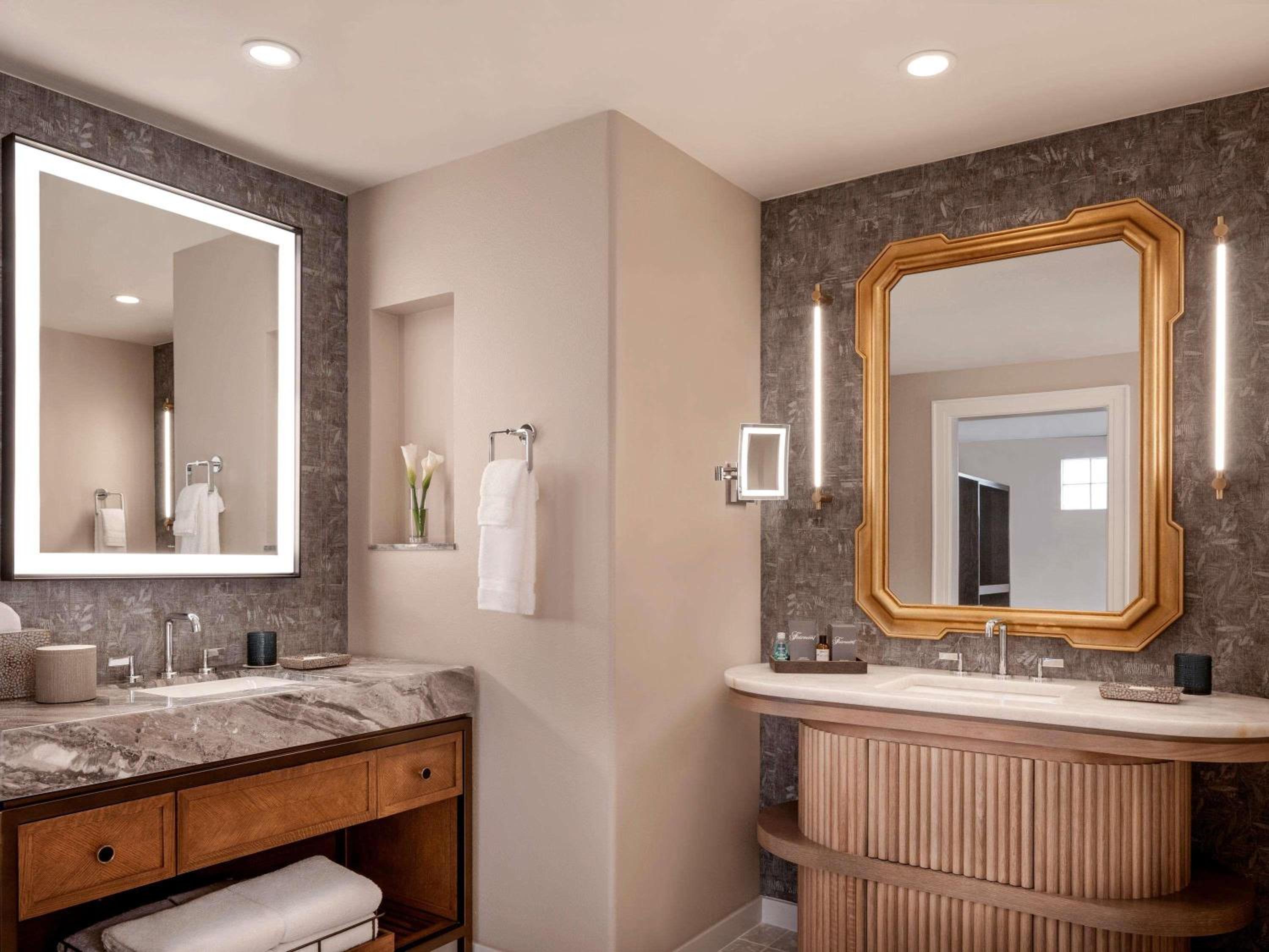 Private, 1 Bedroom, Suite, King Bed, Golf Course View, Balcony or Patio, Sofa, Fairmont Scottsdale Princess 2/3