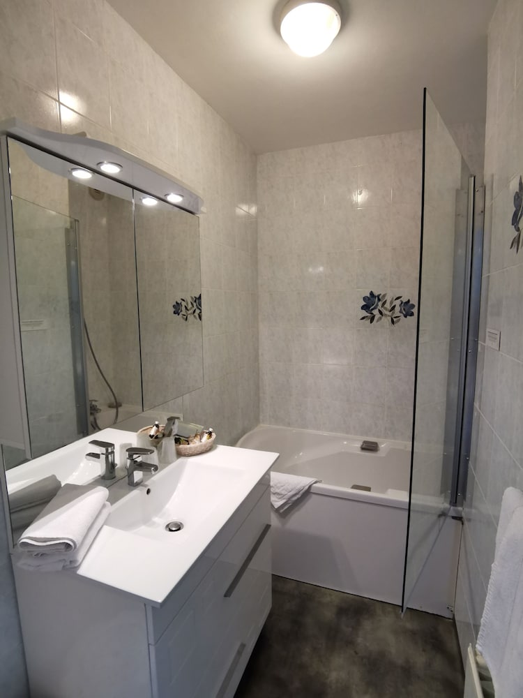 HOTEL LE VIEUX LOGIS 33/34