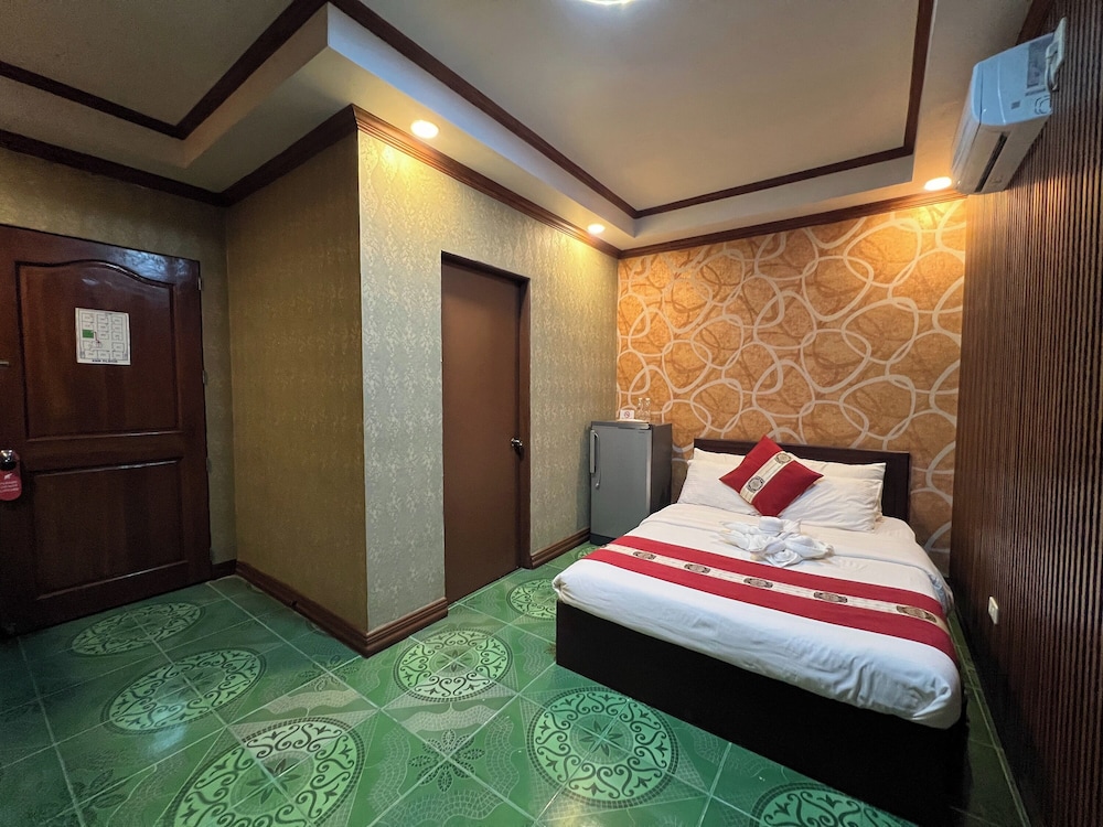 Rossa Hotel 13/50