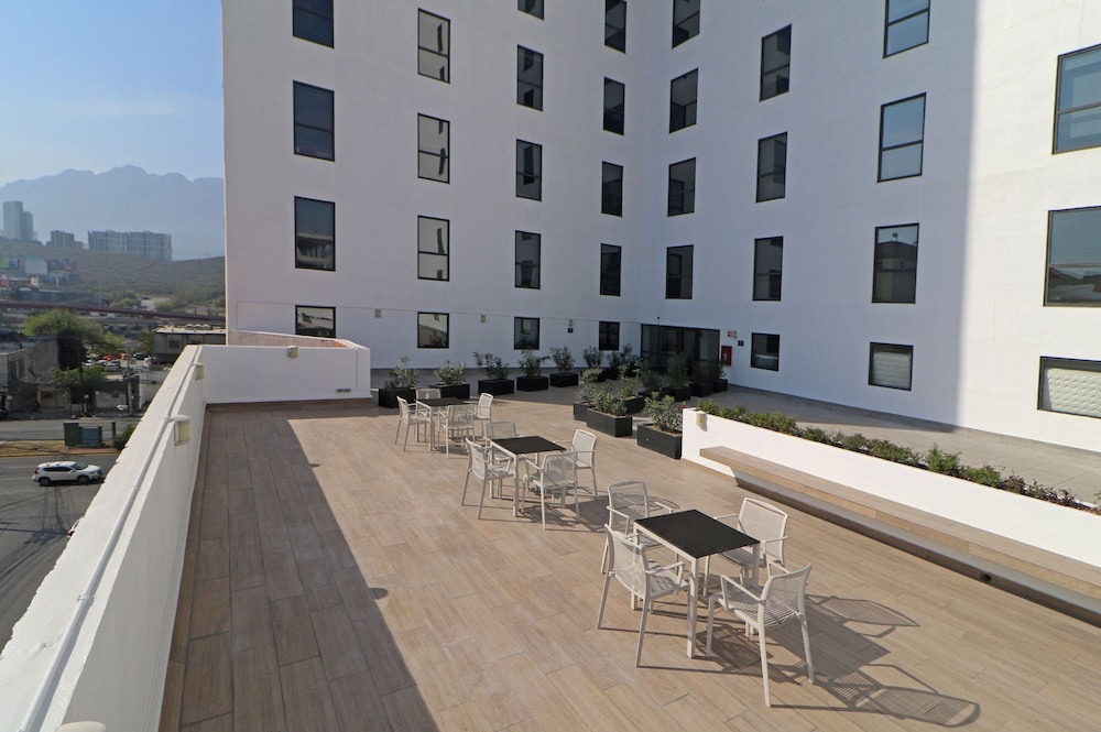 City Express Plus by Marriott Monterrey Galerias 31/32