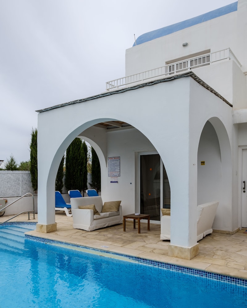 Thalassines Beach Villas 7/50