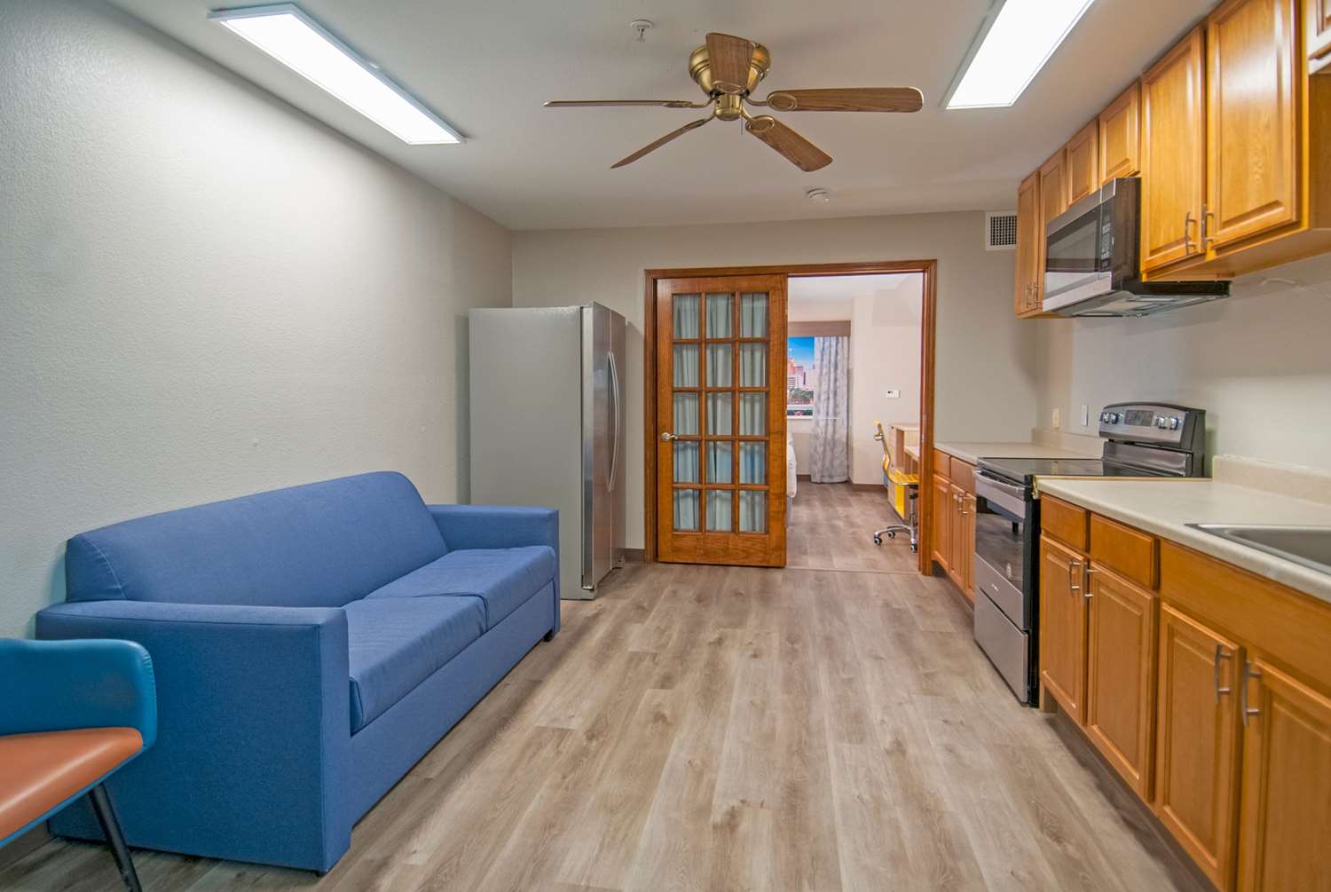 Days Inn & Suites by Wyndham San Antonio North/Stone Oak 37/63