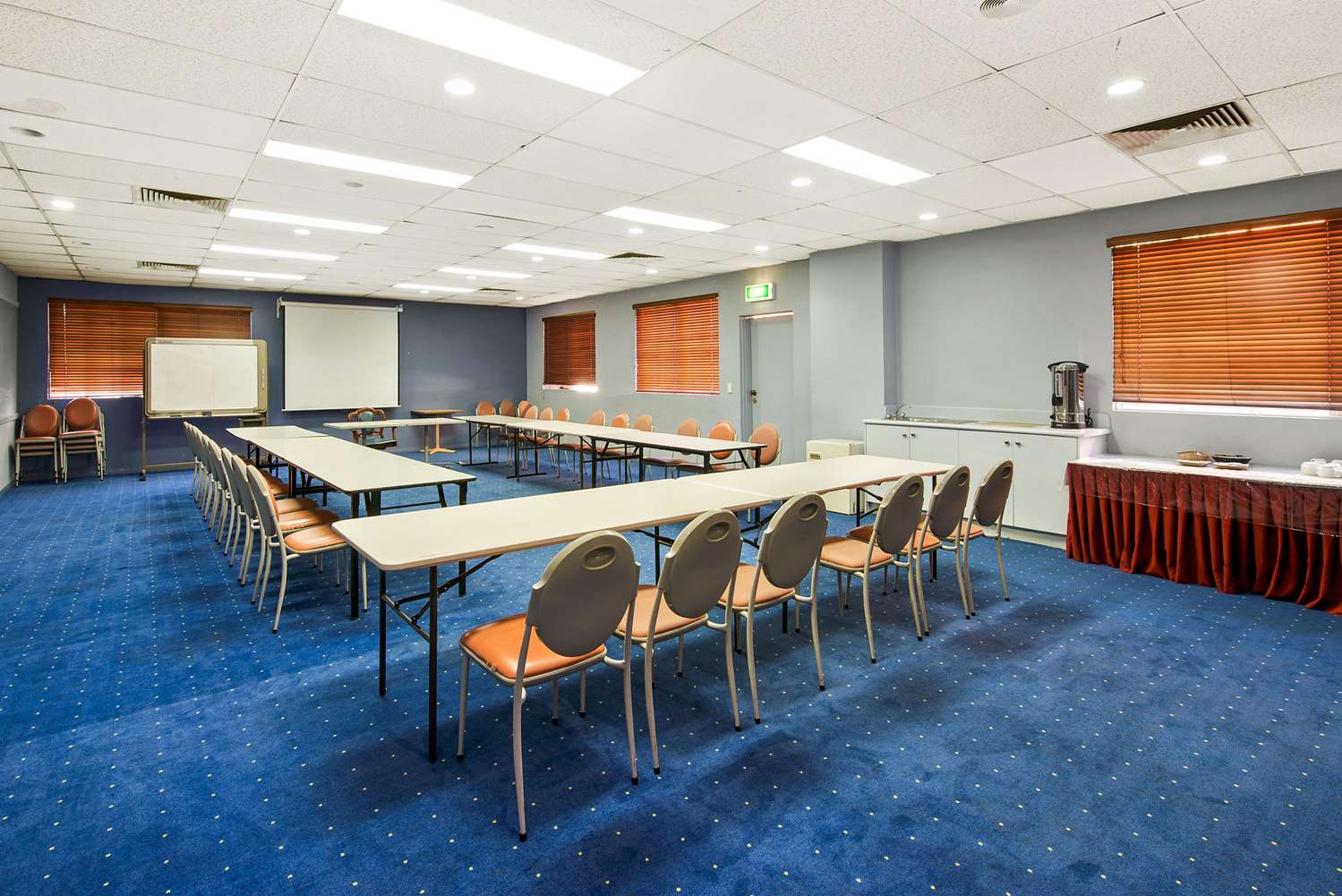 Comfort Hotel Dandenong 25/29
