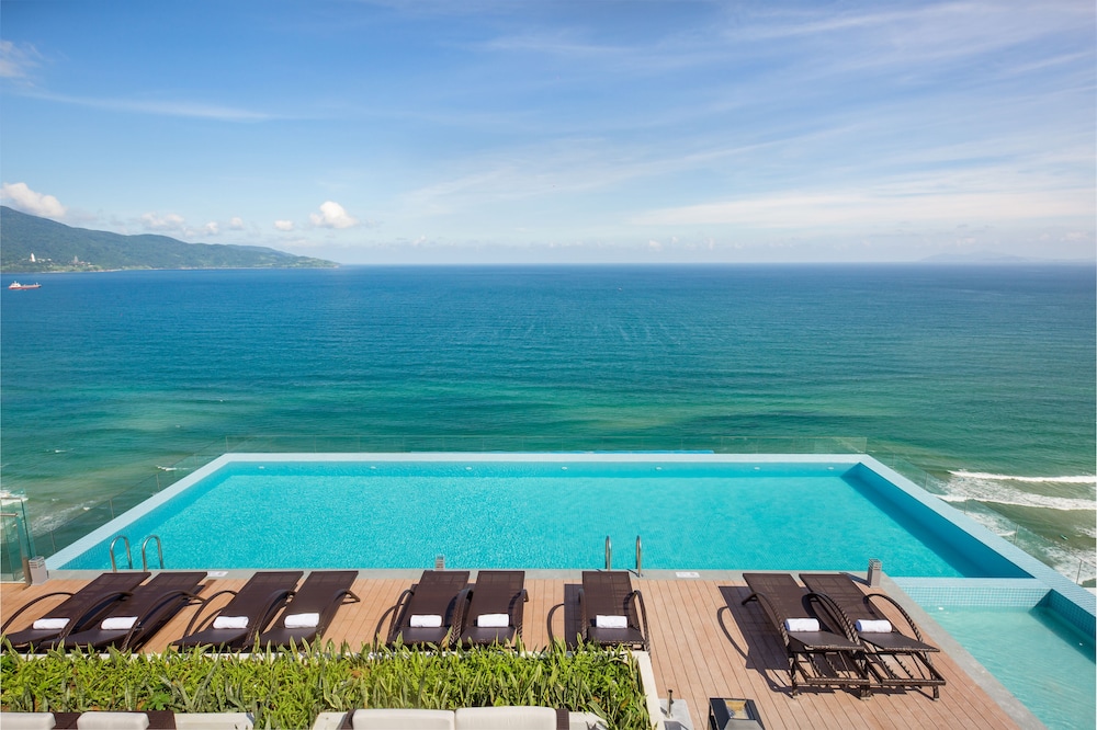 TMS Hotel Da Nang Beach 65/68