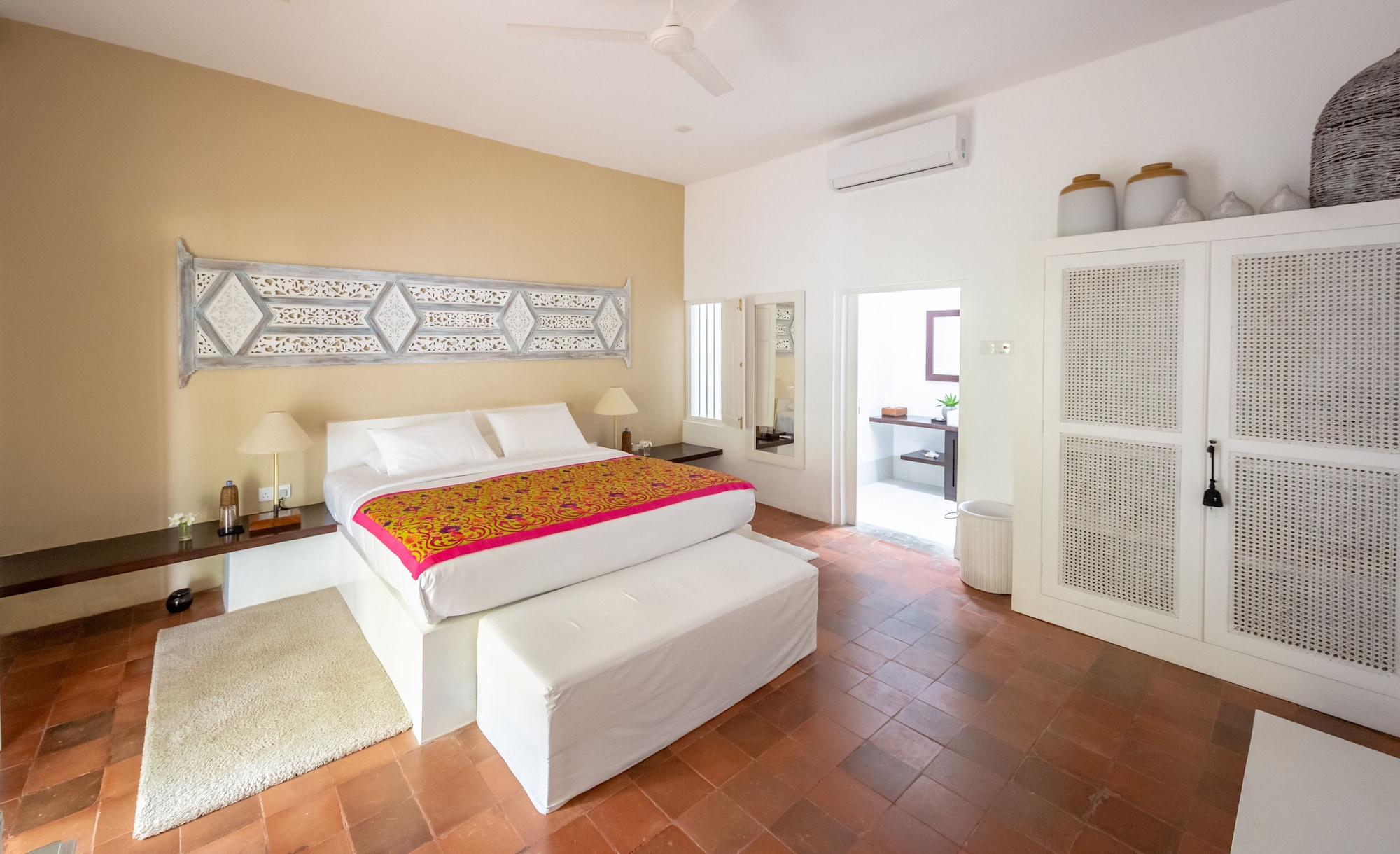 SUPERIOR, KING BED, GARDEN VIEW