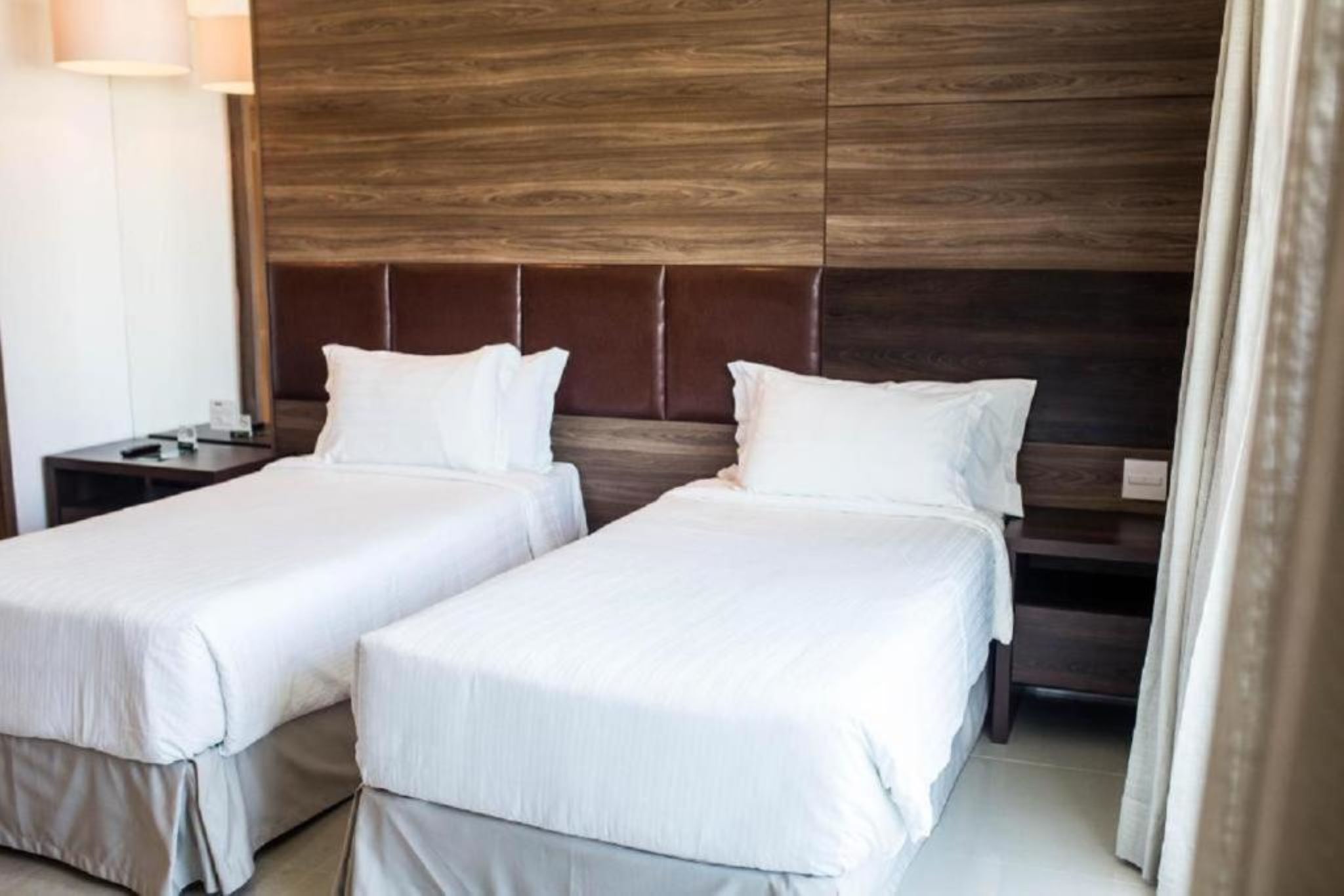 Master, Suite, Twin Beds