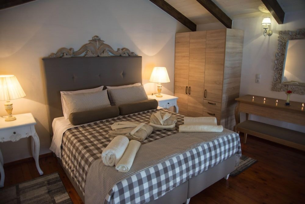 Porto Enetikos Suites 10/50