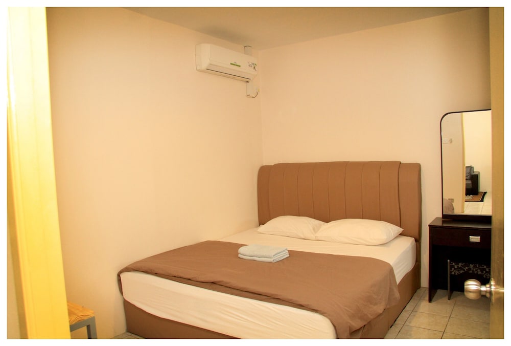 2 BEDROOMS, APARTMENT, CITY VIEW, KITCHENETTE