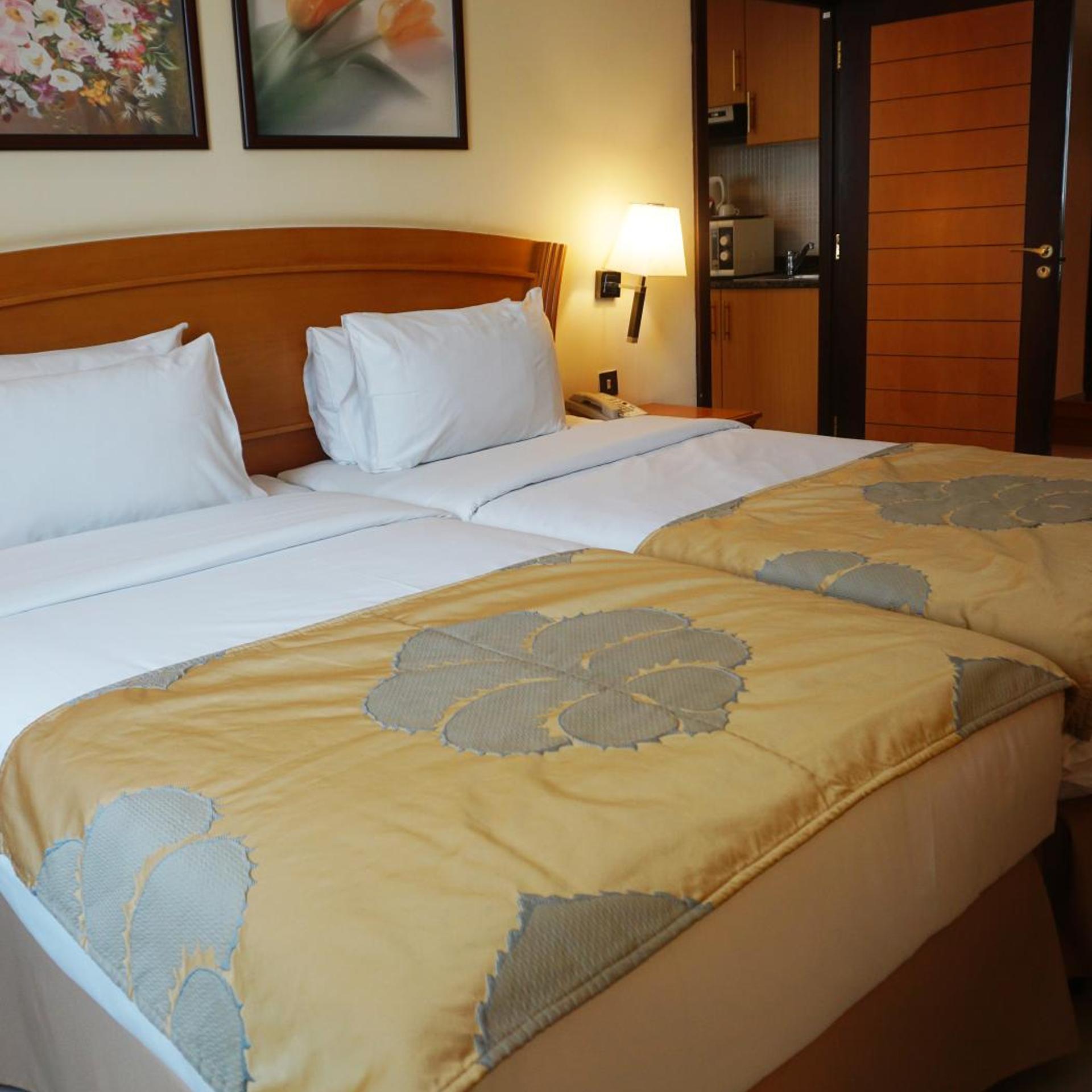 DELUXE ROOM TWIN