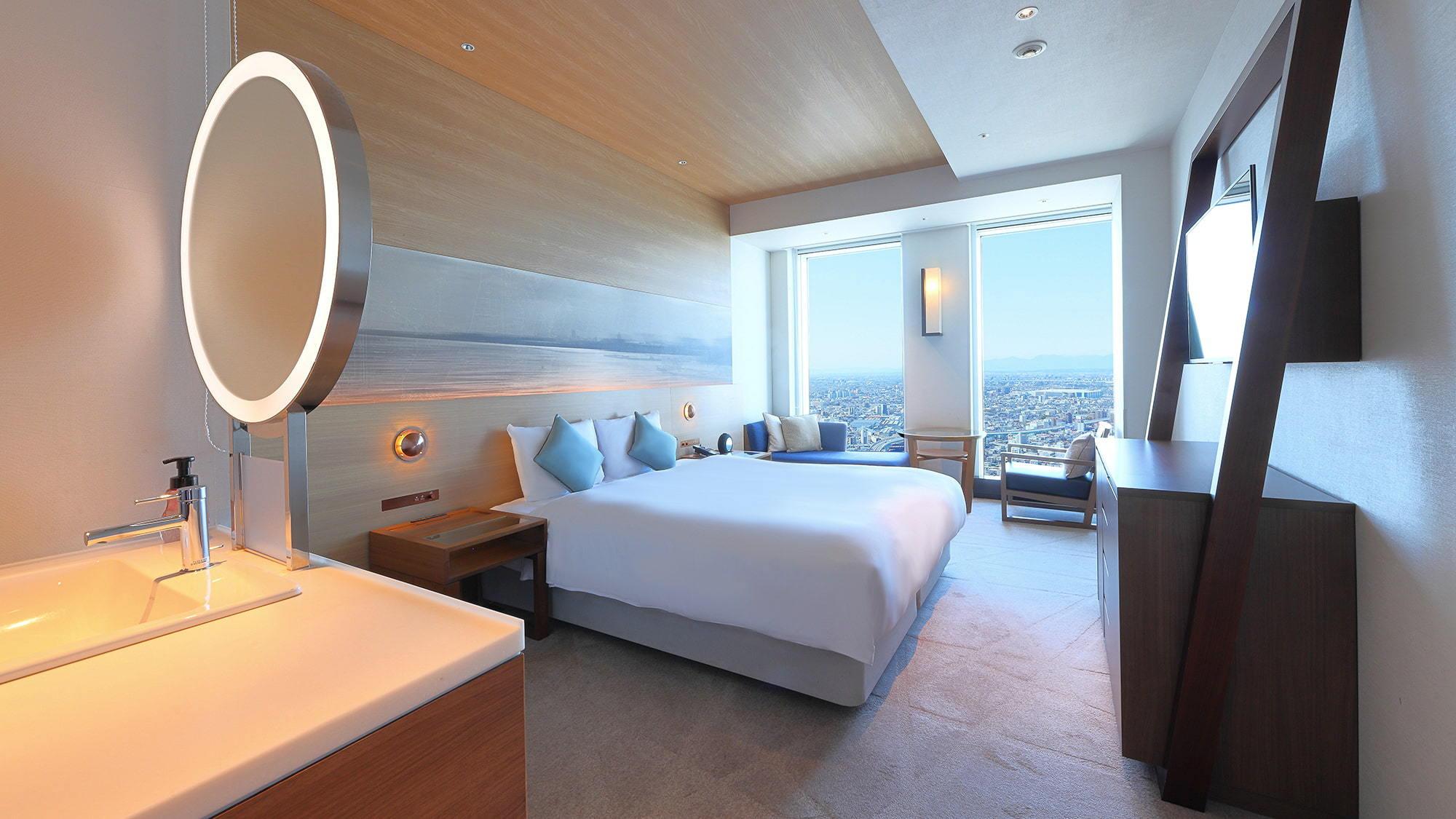 Top, Superior, King Bed, Club Lounge Access