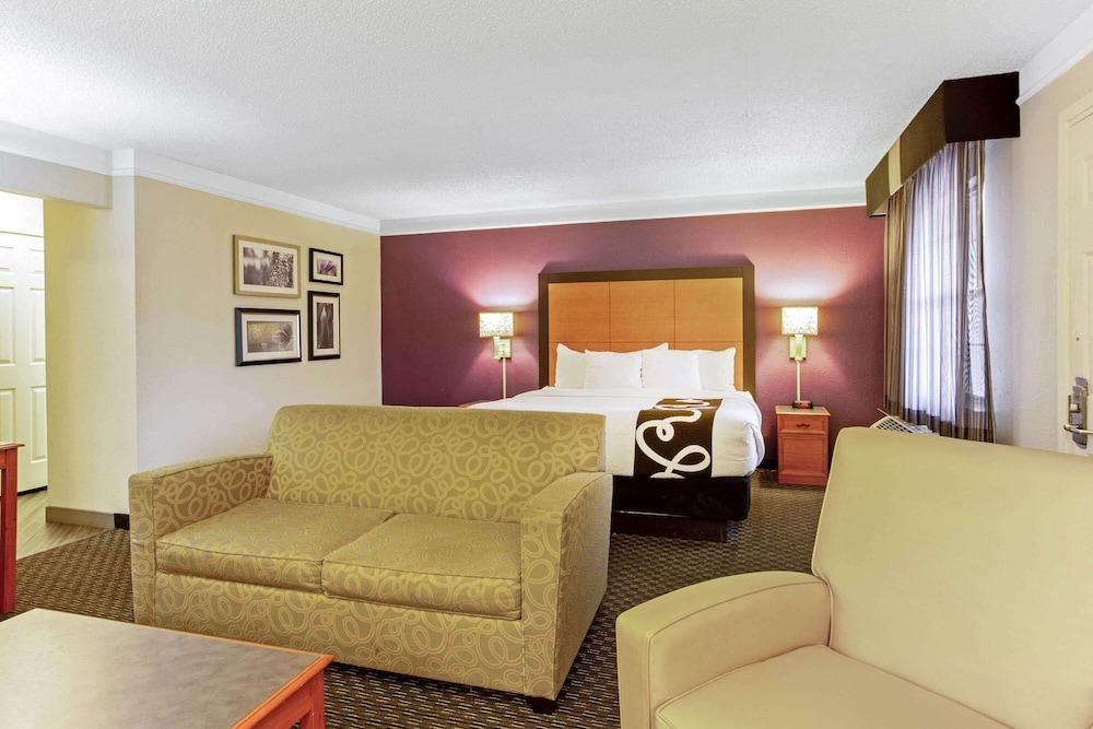 La Quinta Inn by Wyndham and Conference Center San Angelo 37/44
