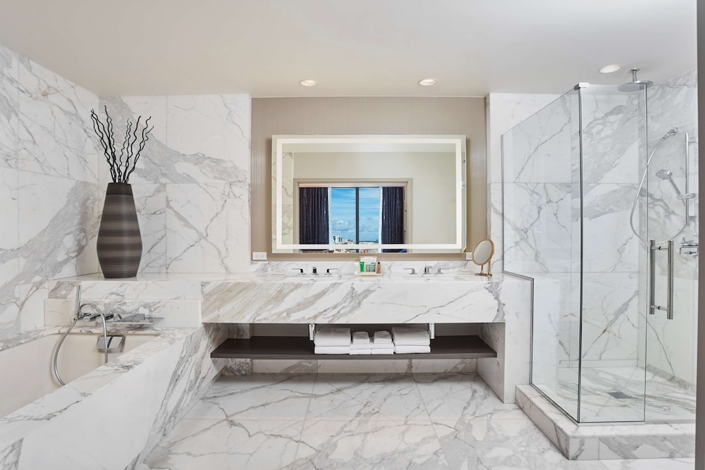 Hilton West Palm Beach 24/79