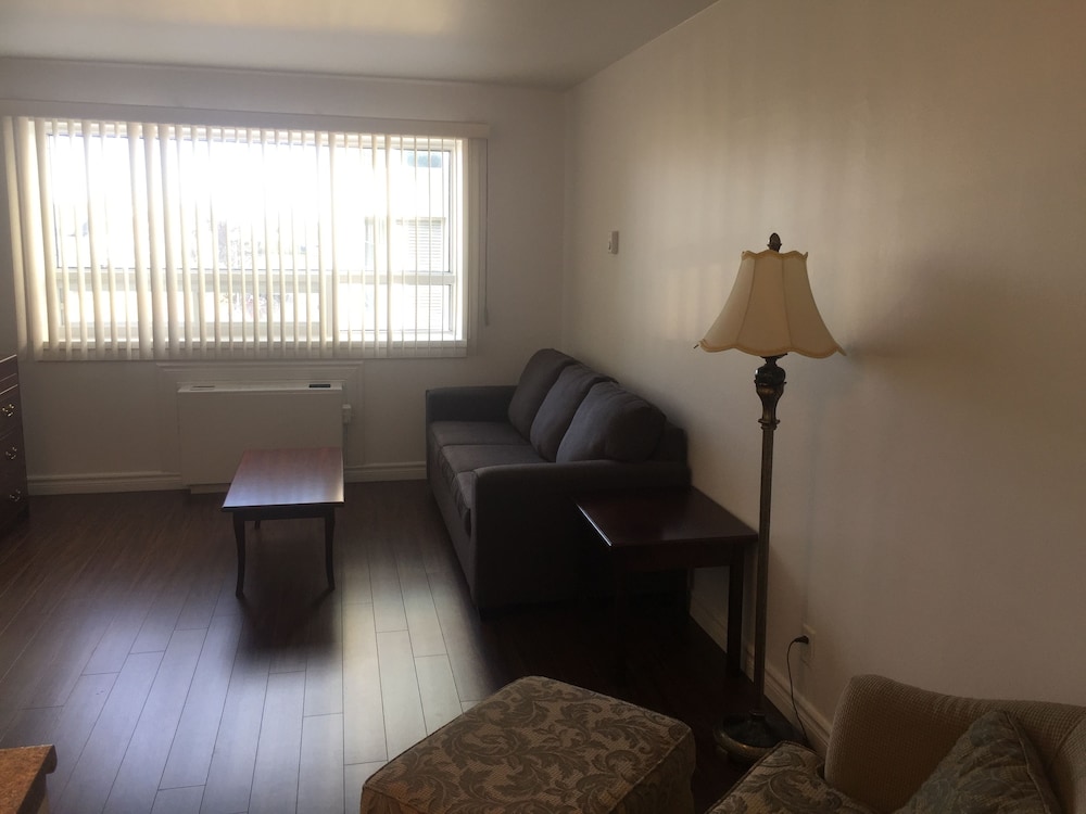 Duvernay Studios And Suites 30/41