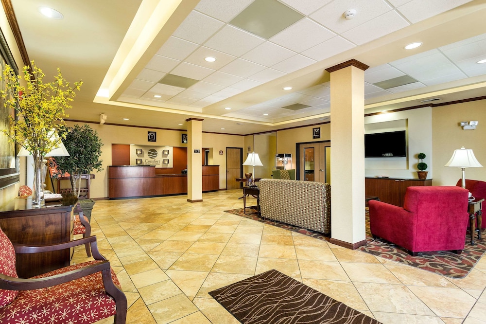 Comfort Inn & Suites Blytheville, AR 8/39