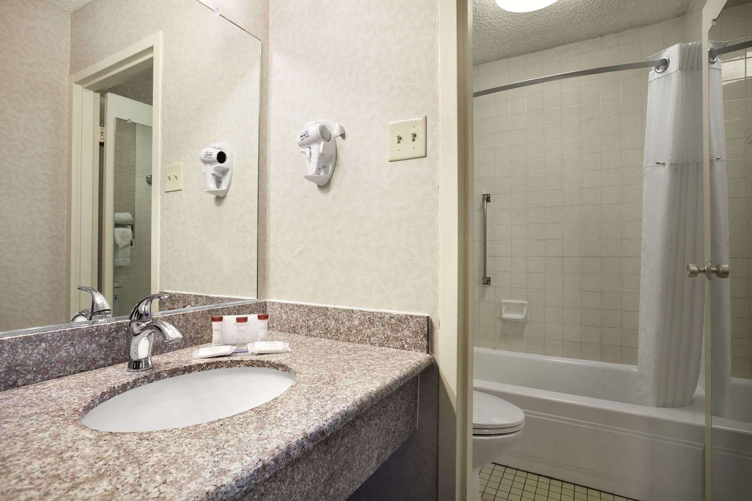 Ramada By Wyndham Sunnyvale/Silicon Valley 9/10