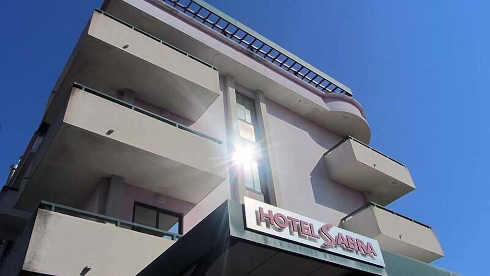 Sabra Hotel 2/35