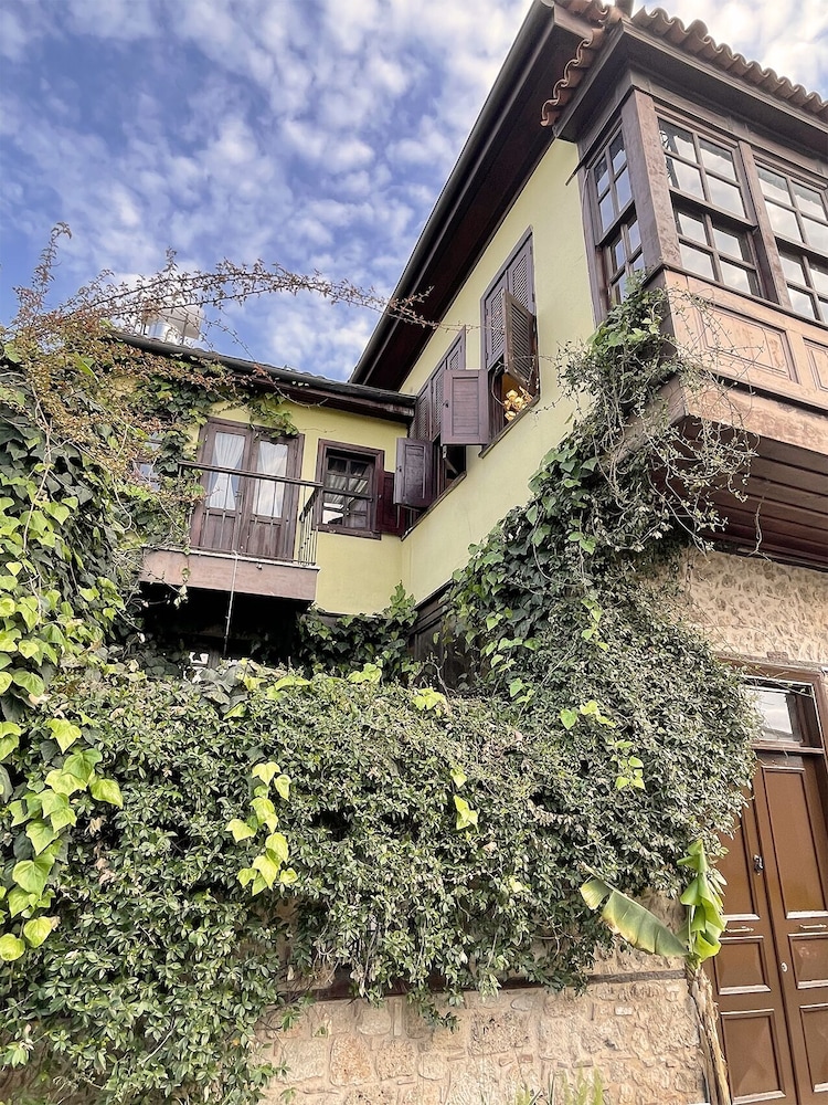 Hotel Mille Kaleici 42/50