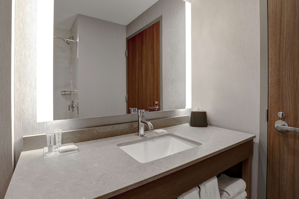 Hyatt Place Ottawa West 47/50