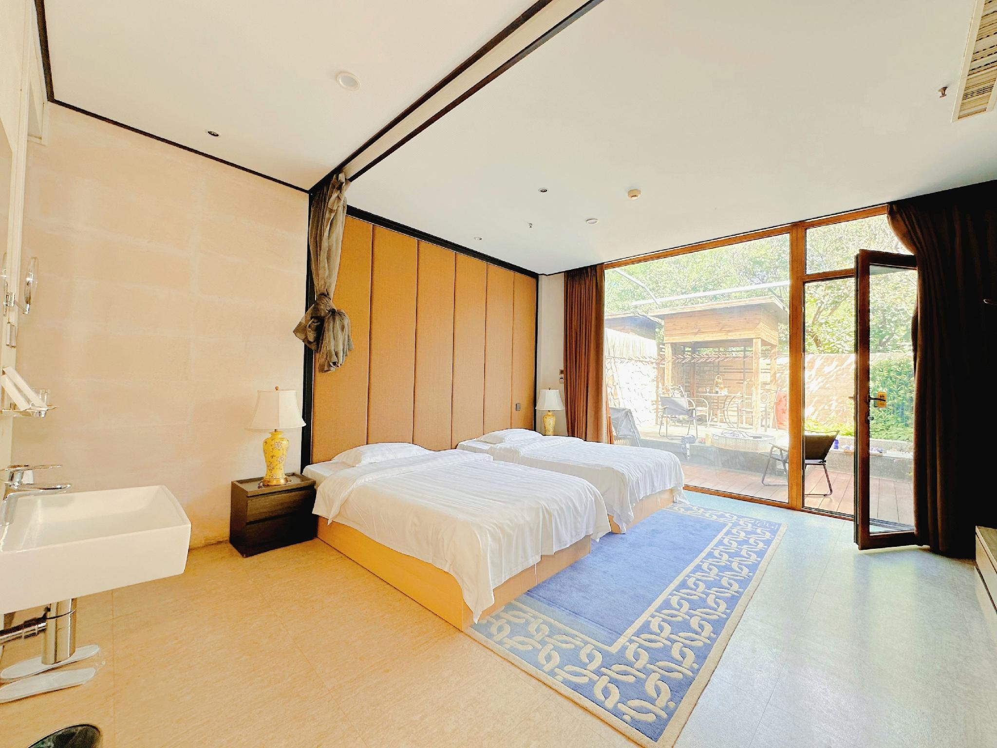 Purpureus Hot Spring Villa 8/31