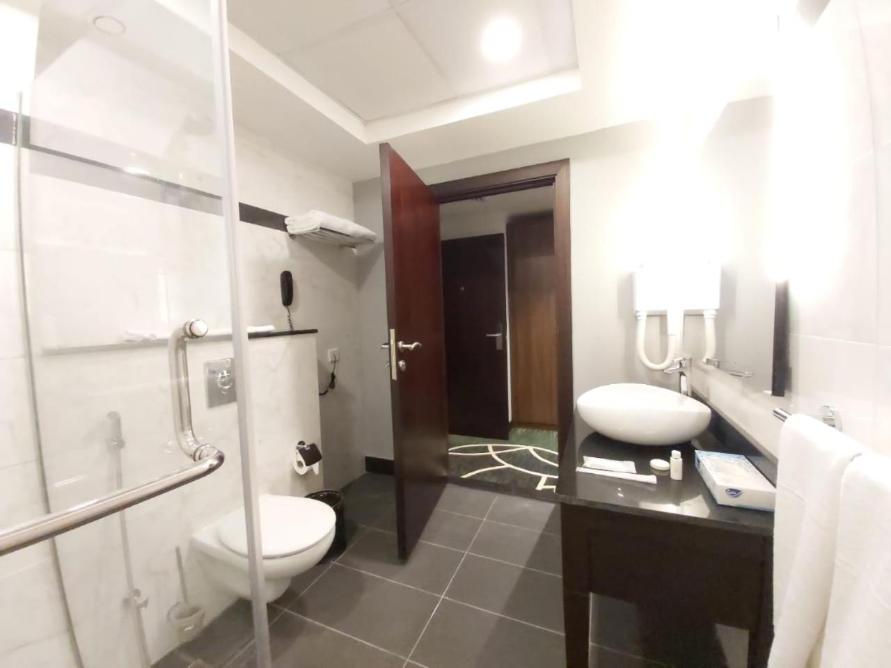 Basrah International Airport Hotel 75/76