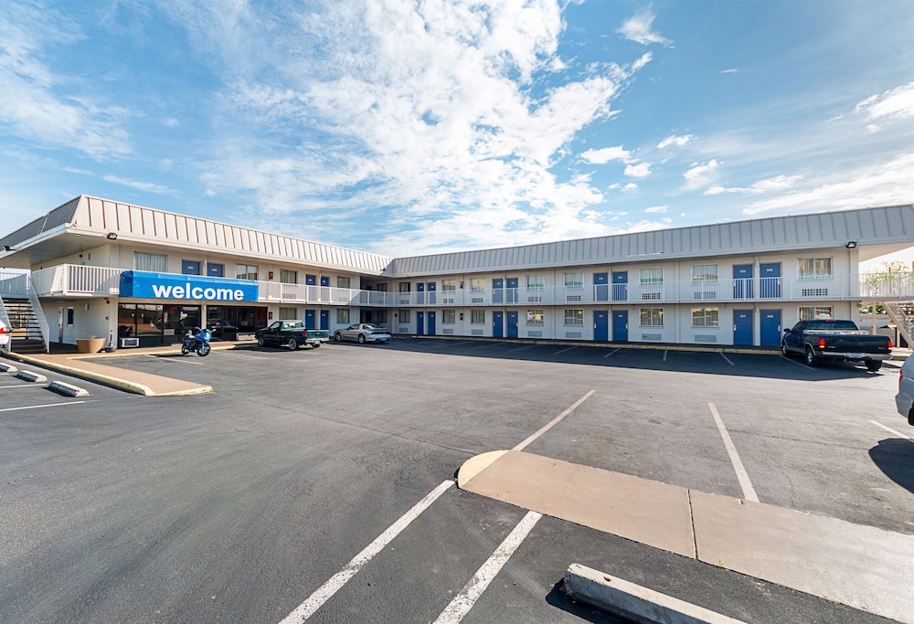 Motel6 San Antonio, TX - I-10 West 43/55