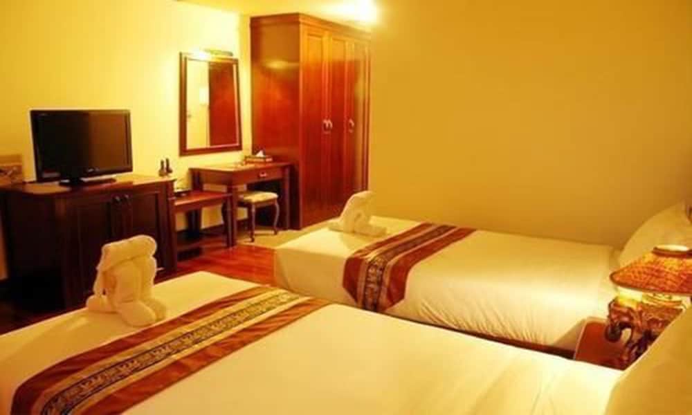 Arawan Riverside Hotel 18/65
