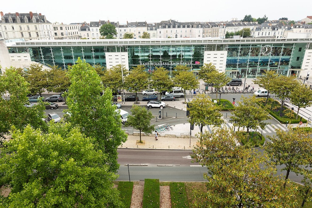 Grand Hotel de la Gare 46/51