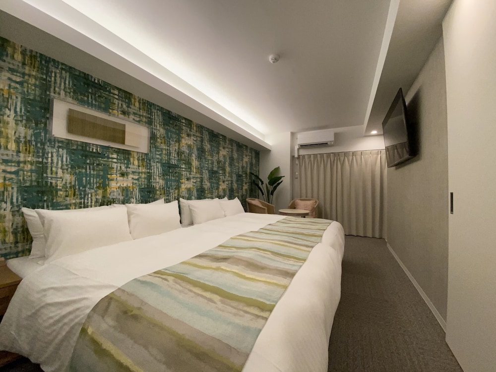 JIN, 2 DOUBLE BEDS