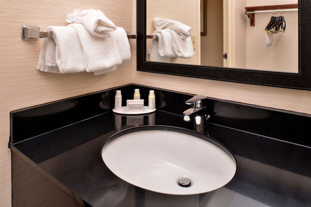 Fairfield Inn By Marriott Louisville North 43/58