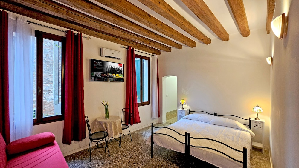 2 BEDROOMS, APARTMENT