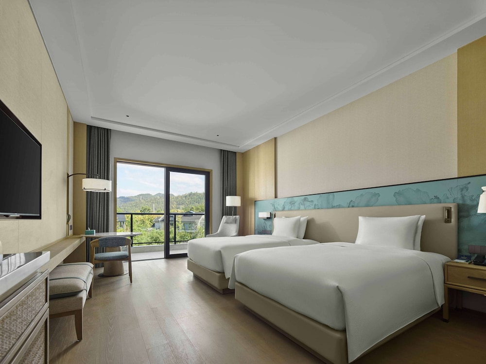 ROOM, TWIN BEDS