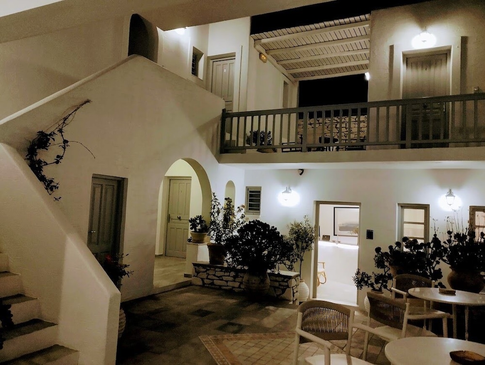 Despinas Rooms And Apartments 5/95