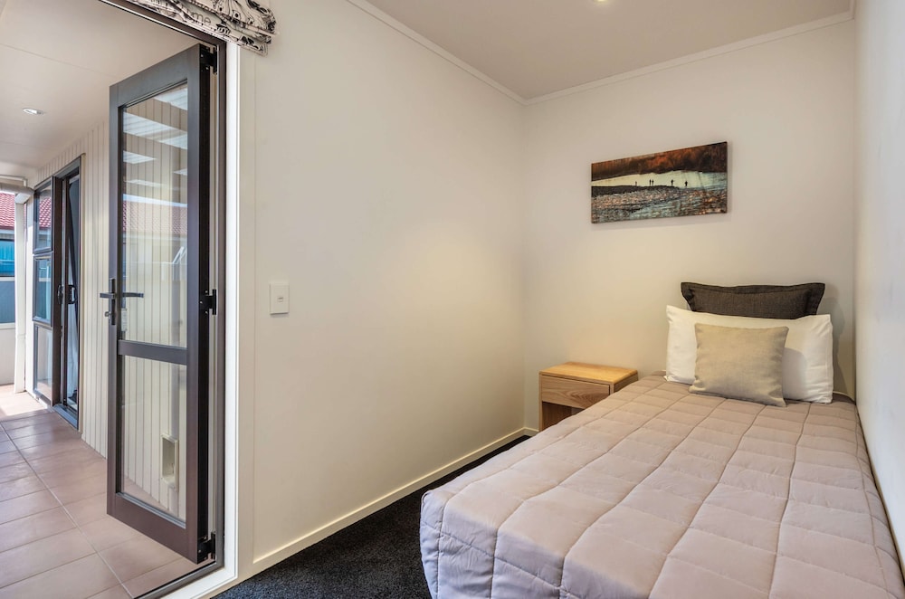 DELUXE, APARTMENT