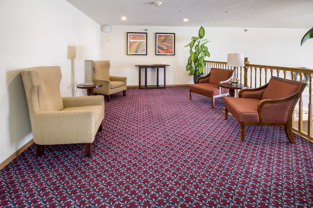 Alliance Hotel & Suites, a Howard Johnson by Wyndham 39/58