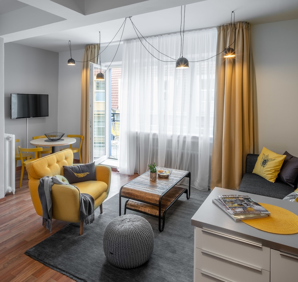 City Leaf Apartments by Adrez Living 16/20