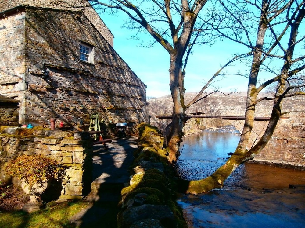 Riverside Bed &amp; Breakfast 35/46