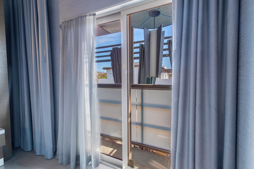 Shade Hotel Manhattan Beach 17/50