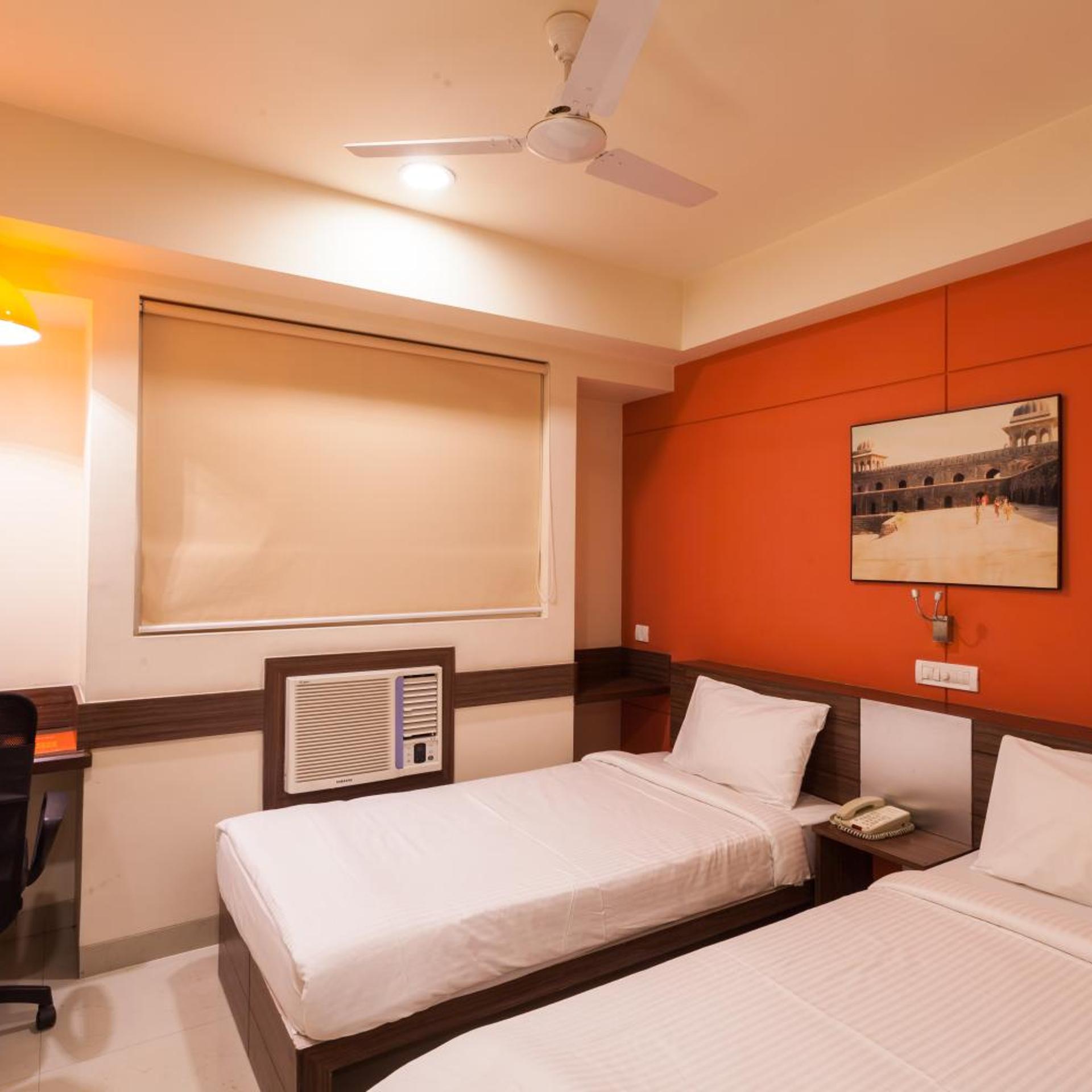 Standard, Twin Beds