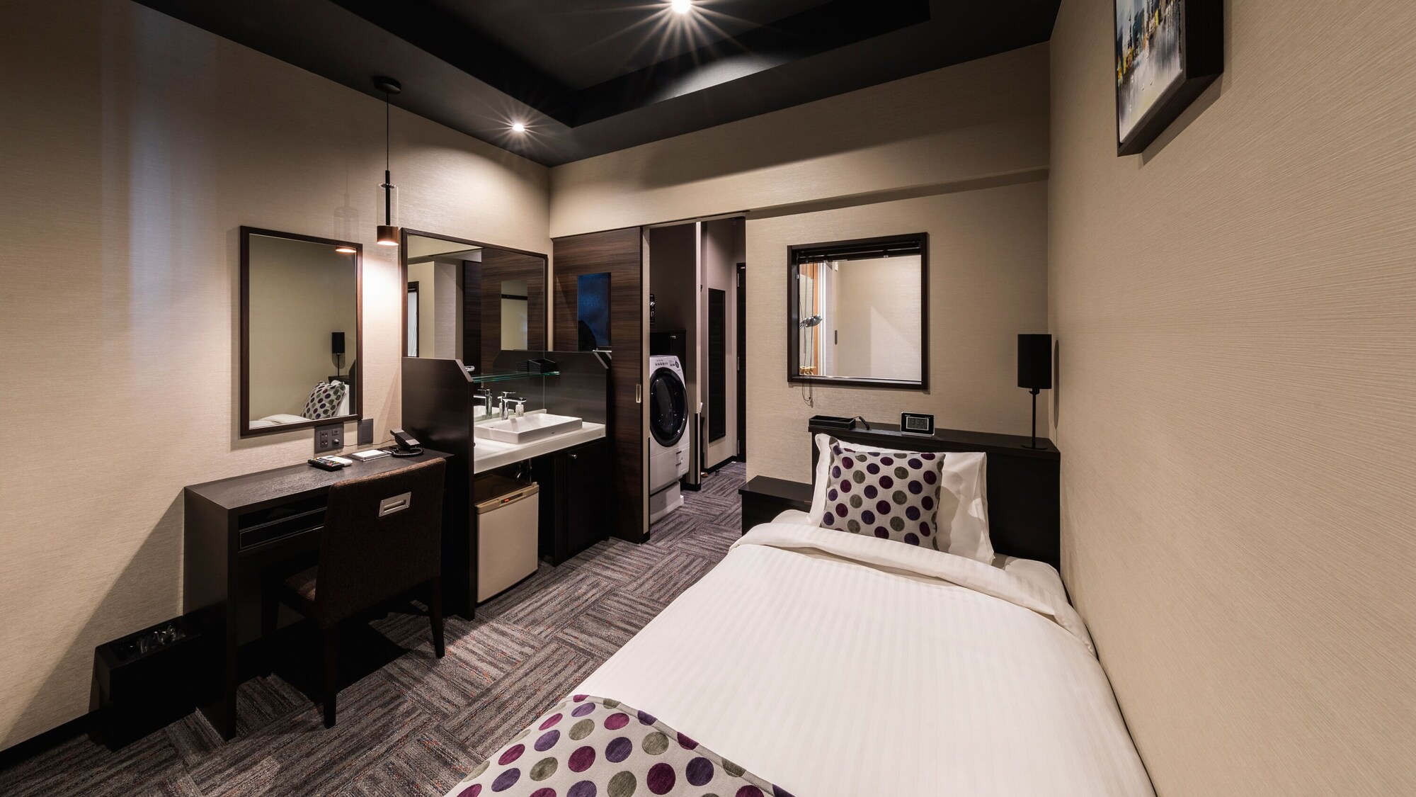 Semi Room, Semi Double Bed, Washing Machine, Smoking