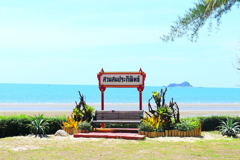 Seapine Beach Golf and Resort Hua Hin 3/50