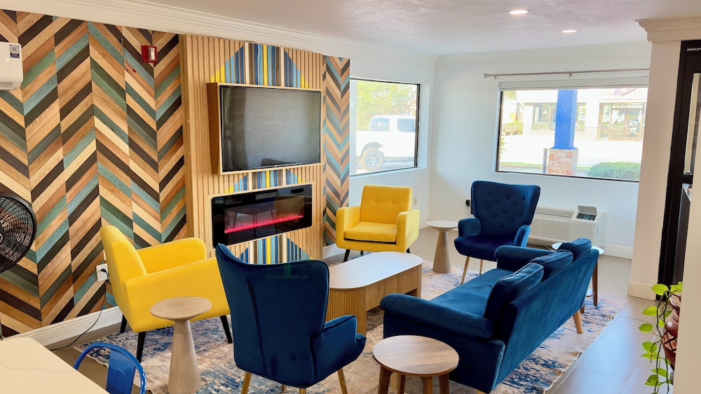 Days Inn By Wyndham Gonzales 30/50