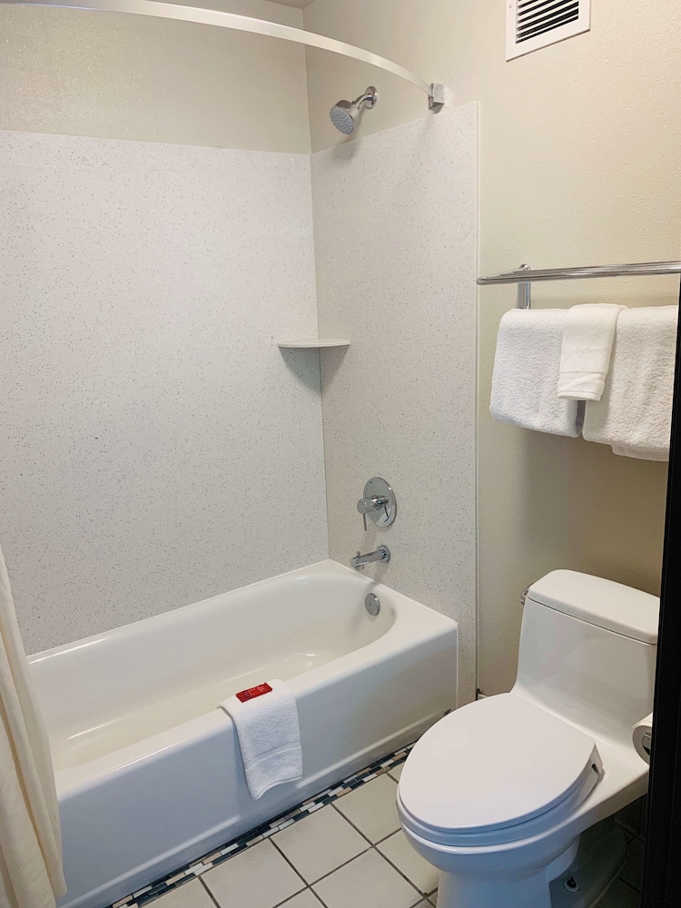 Surestay Plus Hotel By Best Western Redding 5/24