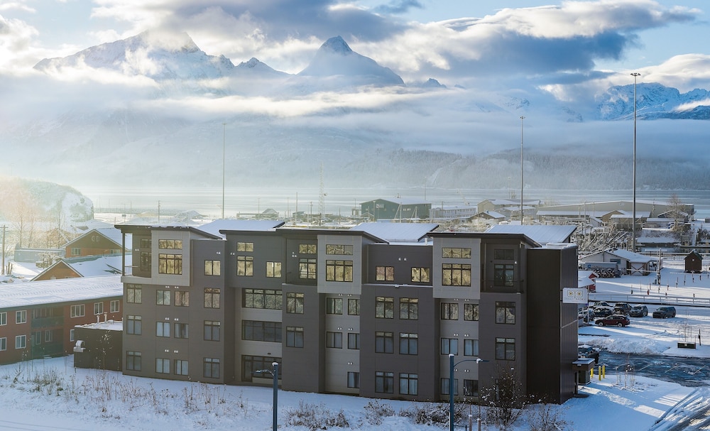Chugach Naswik Suites 2/14