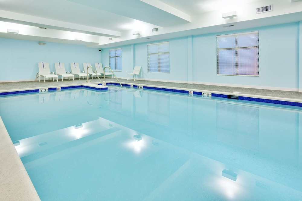 Holiday Inn Express Hotel Suites Lebanon 35/51