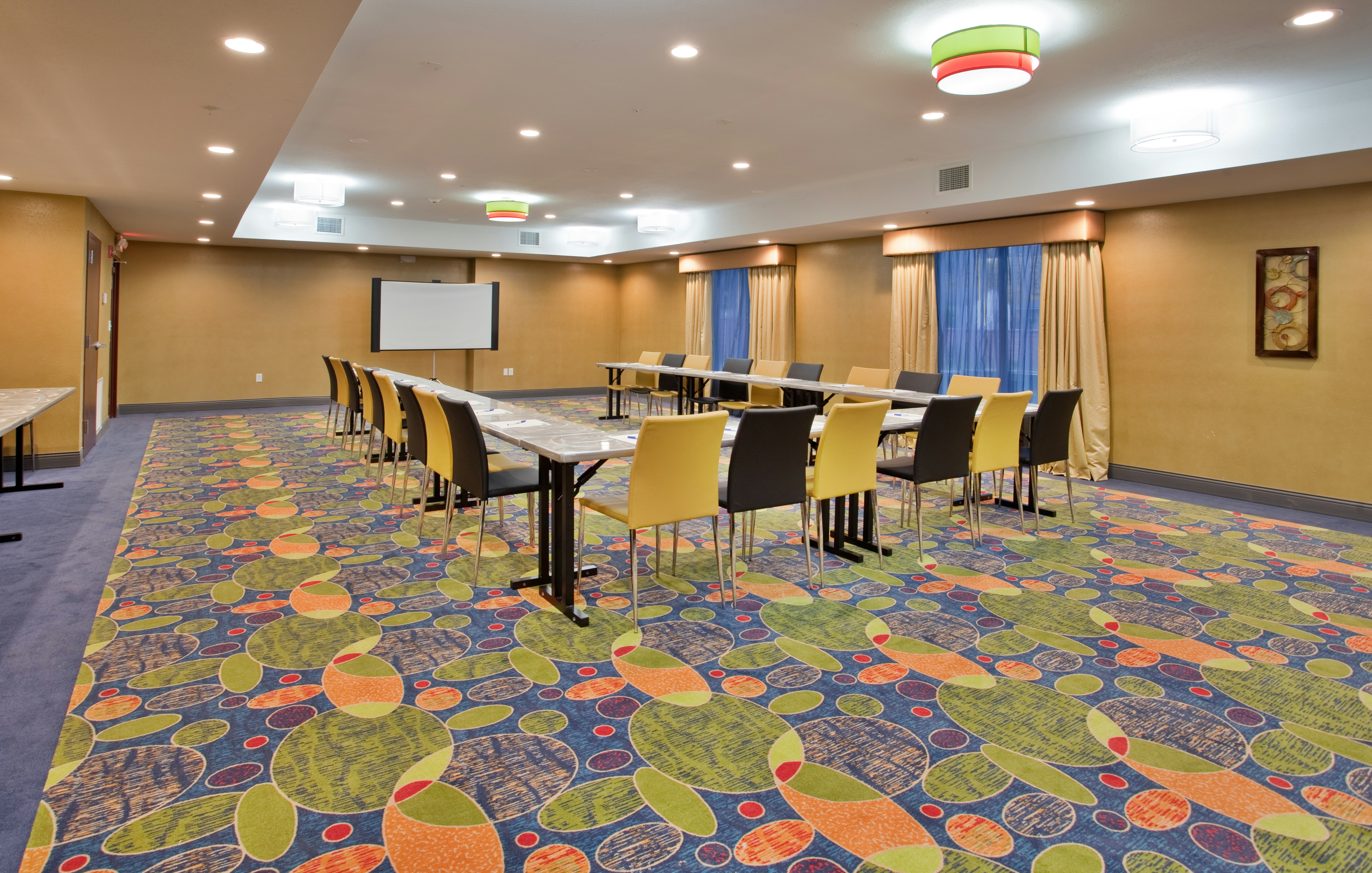 Holiday Inn Express Suites St Louis Airport 50/58